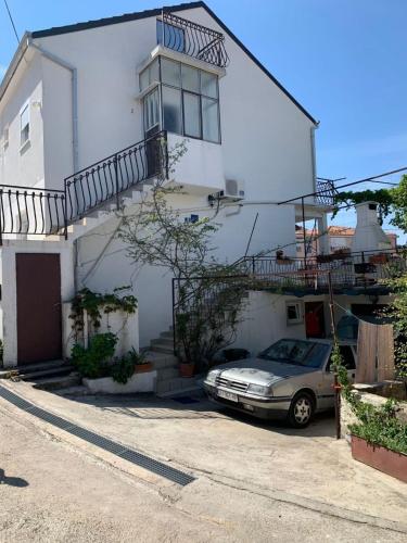 Apartments Josip - with parking - image 2