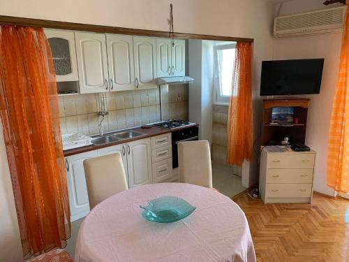 Apartments Josip - with parking - image 6