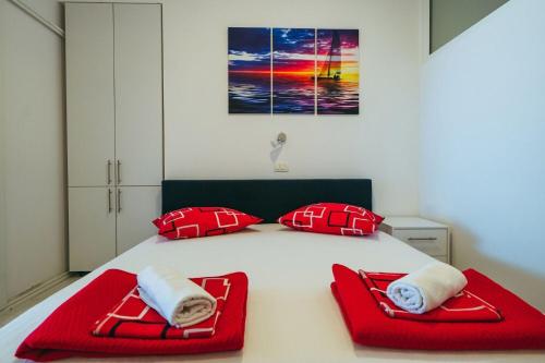One-Bedroom Apartment image 5
