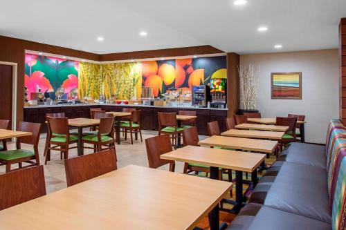 Fairfield by Marriott Inn & Suites Santa Fe - 식음료(F&B)