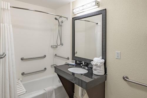 Fairfield Inn & Suites by Marriott New Braunfels - image 14