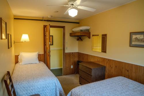 Gray Ghost Inn – West Dover, VT