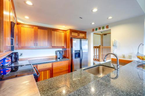 Lake Placid Condo with Patio - Walk to Beach! in Whiteface