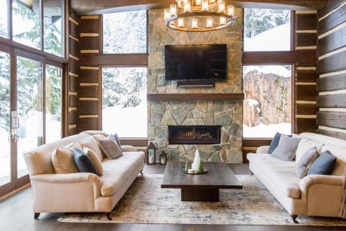 3354 Peak Drive in Whistler, Canada