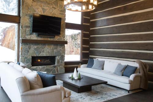 3354 Peak Drive in Whistler, Canada