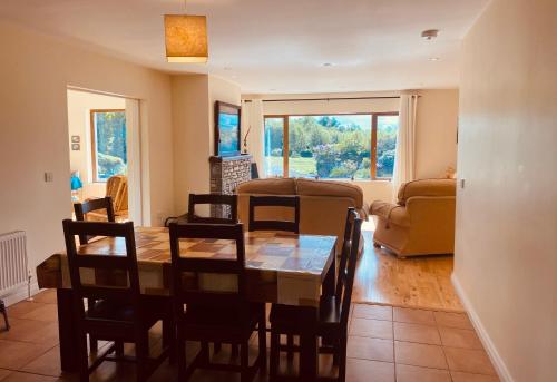3 bedroom home 15 mins drive from Kenmare town in Tuosist
