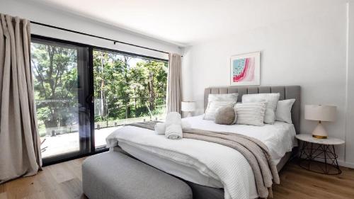 Instalaciones, Elegant Abode Only Moments To Macmasters Beach in MacMasters Beach