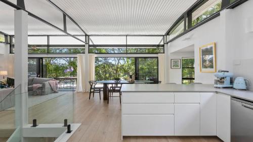 Instalaciones, Elegant Abode Only Moments To Macmasters Beach in MacMasters Beach