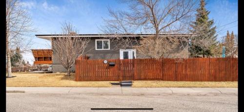 Grie hunting quite room! in Calgary (AB)