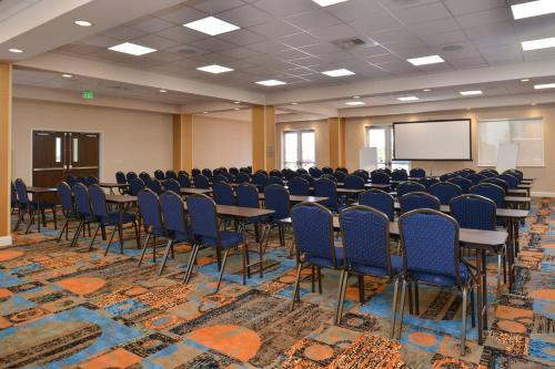 Fairfield Inn & Suites by Marriott Sacramento Airport Woodland - image 12