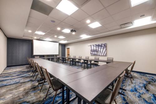 Fairfield by Marriott Inn & Suites Charlotte Belmont - 회의실/연회장