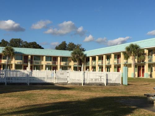 Garden Inn & Suites – Pensacola, FL