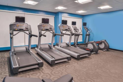 Fairfield Inn & Suites by Marriott Coralville - image 10