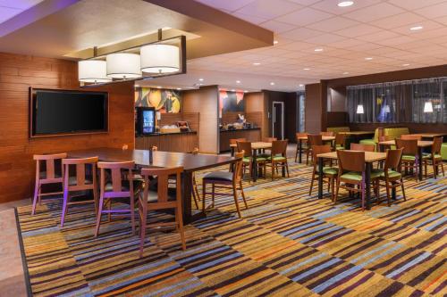 Fairfield Inn & Suites by Marriott Coralville - image 13