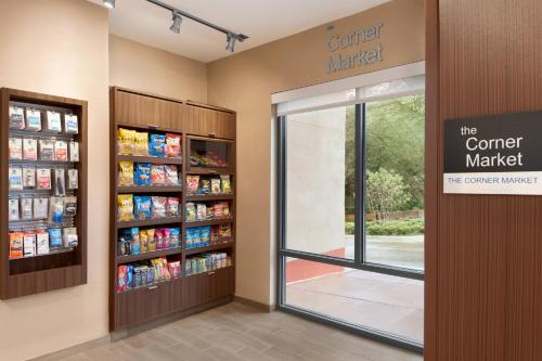 Fairfield Inn & Suites by Marriott Charlottesville Downtown/University Area Fairfield Inn & Suites by Marriott Charlottesville Downtown/University Area