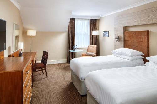 2 twin beds