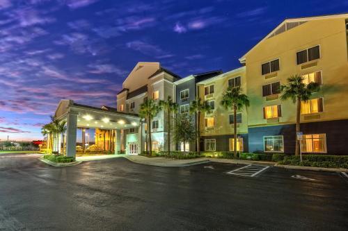 Fairfield by Marriott Inn & Suites Naples - 숙소 외관