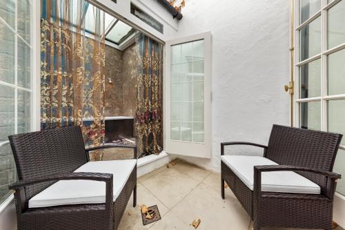 250 SqM MEGA MANSION - image 3