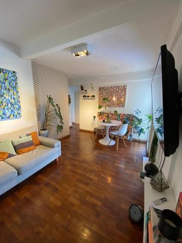 Elegante con amplio balcon terraza, en la mejor zona de recoleta