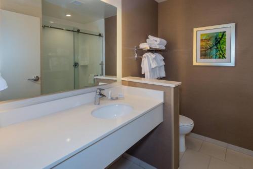 Fairfield by Marriott Inn & Suites Chillicothe, OH - 화장실