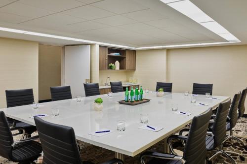 Delta Hotels by Marriott Chicago Willowbrook - image 4
