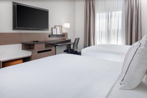 Fairfield Inn & Suites by Marriott Charlotte Pineville/Ballantyne - image 7