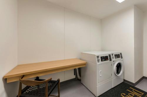 Fairfield by Marriott Inn & Suites Columbus Canal Winchester - image 3