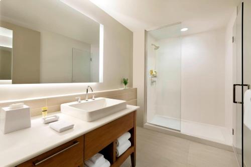 Studio, 1 King, Sofa bed room in Element Dallas Love Field