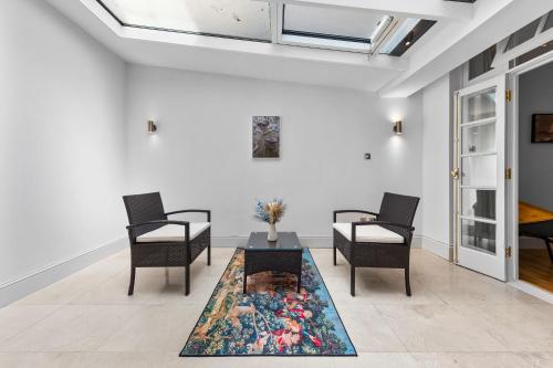250 SqM MEGA MANSION - image 13