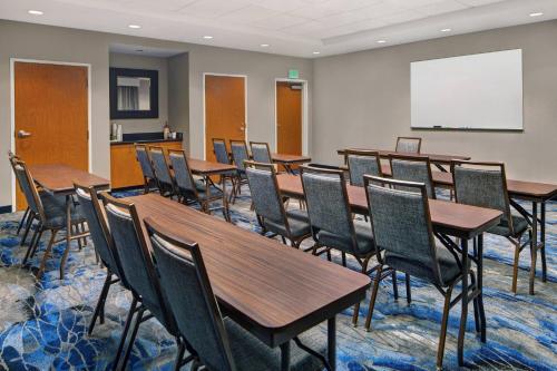 Fairfield by Marriott Inn & Suites Carlsbad - 회의실/연회장