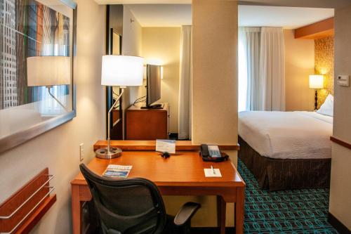 King Suite with Sofa Bed image 2