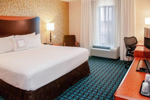 King Room room in Fairfield Inn & Suites by Marriott Colorado Springs North/Air Force Academy