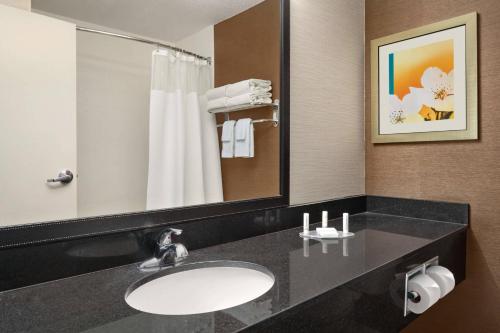 Vannituba, Comfort Inn & Suites Lima Northwest in Lima (OH)