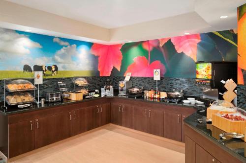 Fairfield Inn & Suites Lima - image 11