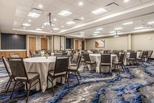 Fairfield by Marriott Inn & Suites Dallas DFW Airport North/Coppell Grapevine - 회의실/연회장
