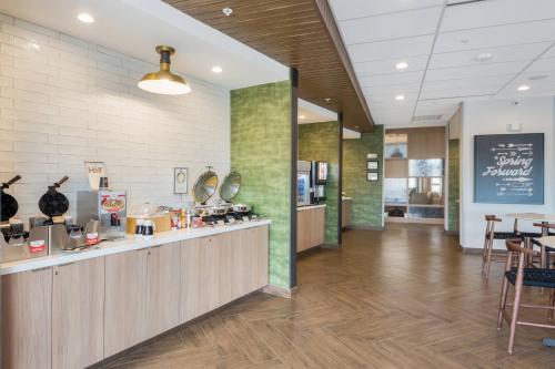 Fairfield Inn & Suites by Marriott Dallas Plano/Frisco - image 12