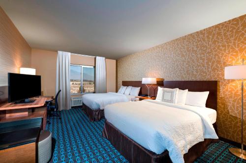 Fairfield Inn & Suites by Marriott Palm Desert - image 3