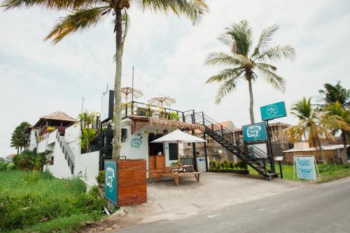 Swell Hotel, Pool Bar & Restaurant in Tanah Lot