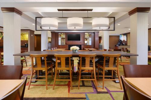 Fairfield Inn & Suites by Marriott Dallas Plano The Colony - image 14