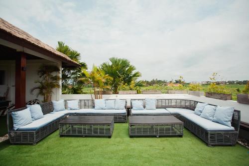 Swell Hotel, Pool Bar & Restaurant near Tanah Lot Templom