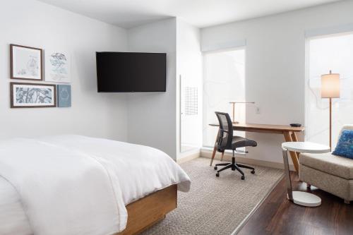Guest Room, 1 King