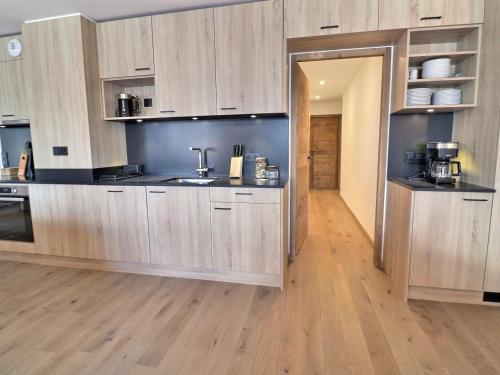 Superbe 4 pieces cabine, 8 pers, sauna, parking, Meribel - FR-1-182-263 in Meribel