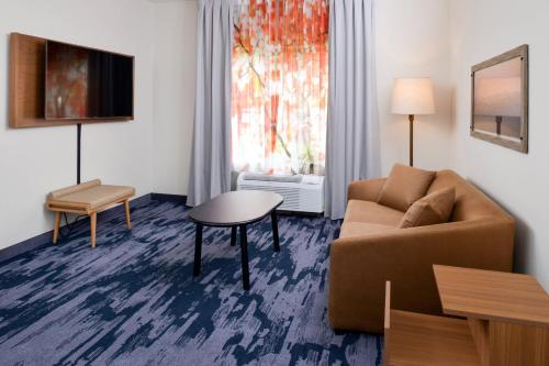 Fairfield Inn Arlington Near Six Flags - image 2