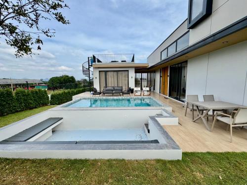CANTERBURY KHAOYAI