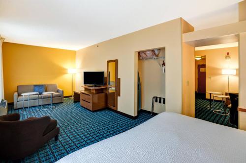 Fairfield Inn & Suites Christiansburg - image 12