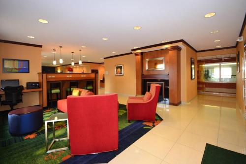 Fairfield by Marriott Inn & Suites Jefferson City - 로비