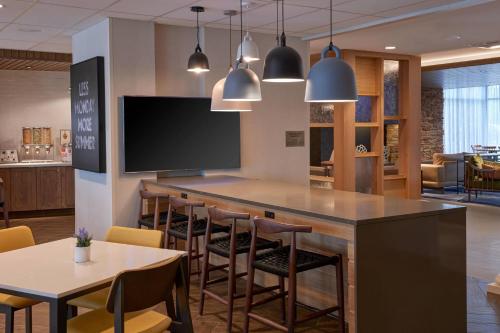 Fairfield Inn & Suites by Marriott Midland - image 27