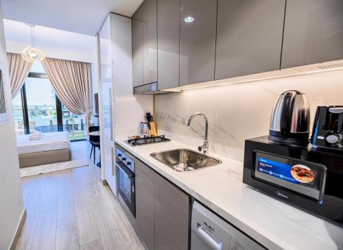 Elite LUX Holiday Homes - Upscale Studio in Azizi Riviera Prime Location Dubai, Dubái (foto 3)