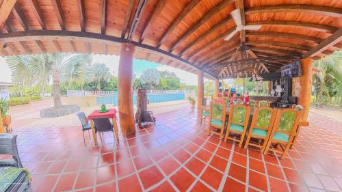 共用Lounge/電視區, Eco Hotel Torre de Cristal Campestre Cimitarra Santander in 拉梅薩德洛斯桑托斯