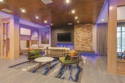 Fairfield Inn & Suites by Marriott Kansas City Shawnee in Shawnee, USA